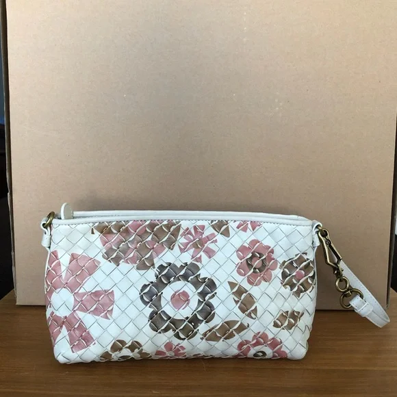 Bottega Veneta mini pochette bag - Picture 4 of 13